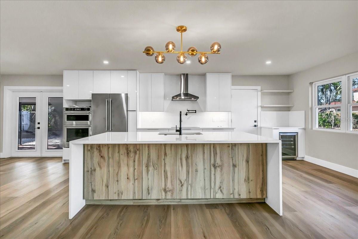 Image 5 of 41 For 525 Lamara Way Ne