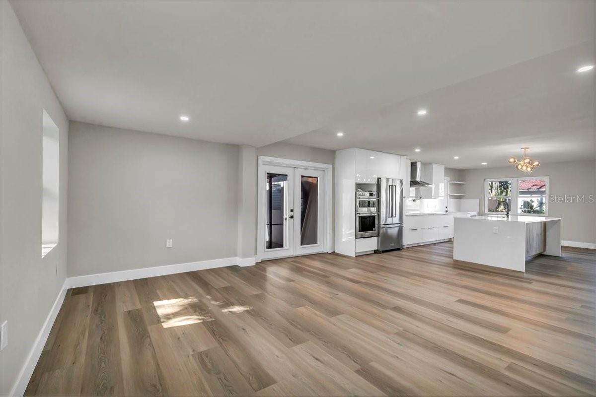 Image 8 of 41 For 525 Lamara Way Ne