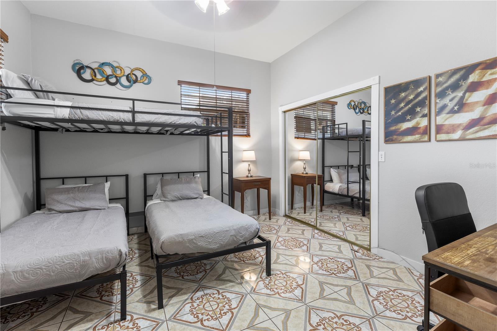 Image 32 of 56 For 907 Columbus Drive