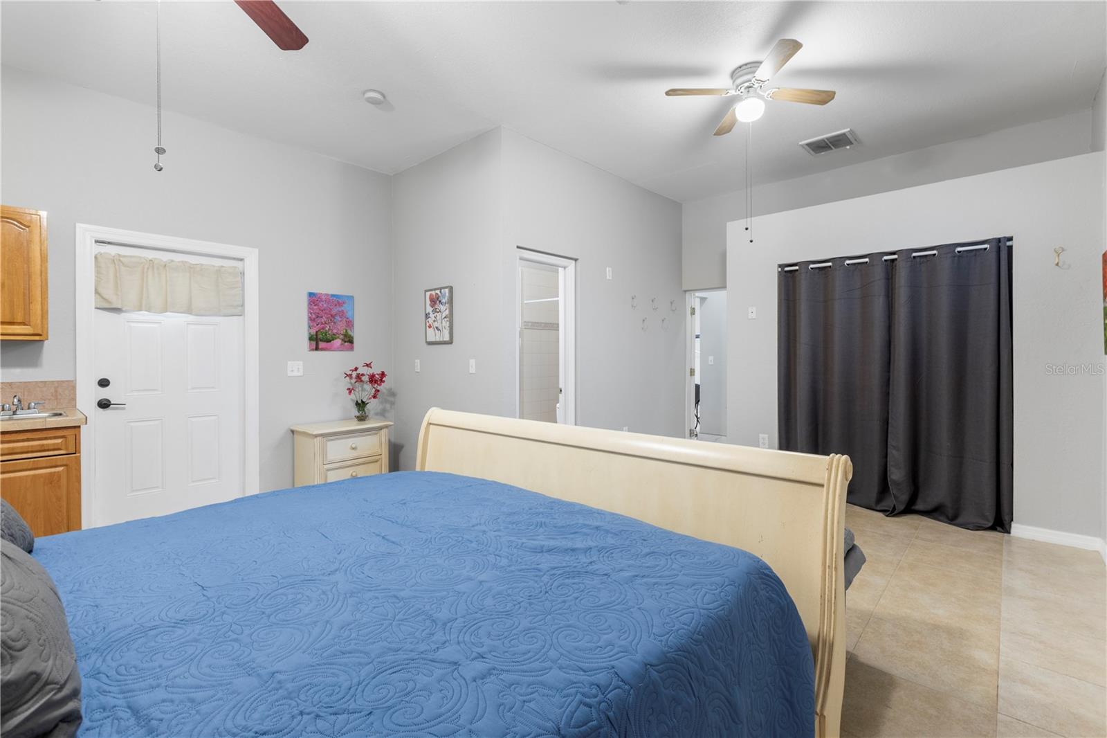 Image 37 of 56 For 907 Columbus Drive