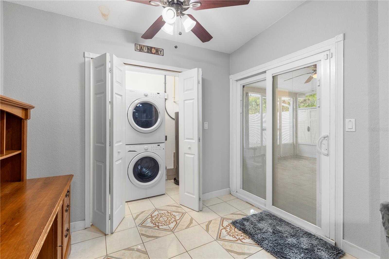 Image 42 of 56 For 907 Columbus Drive