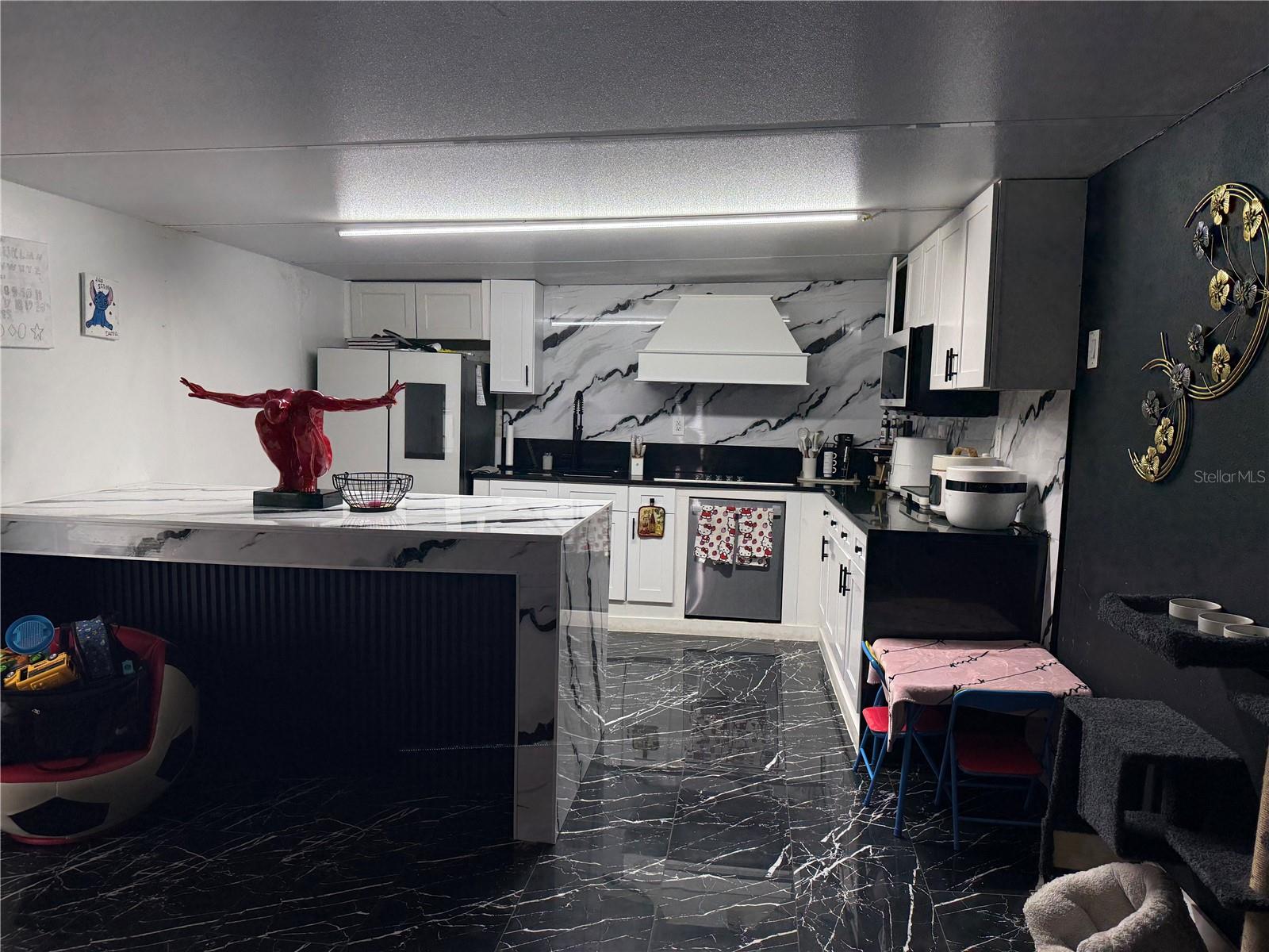 Image 15 of 35 For 7018 Hale Avenue