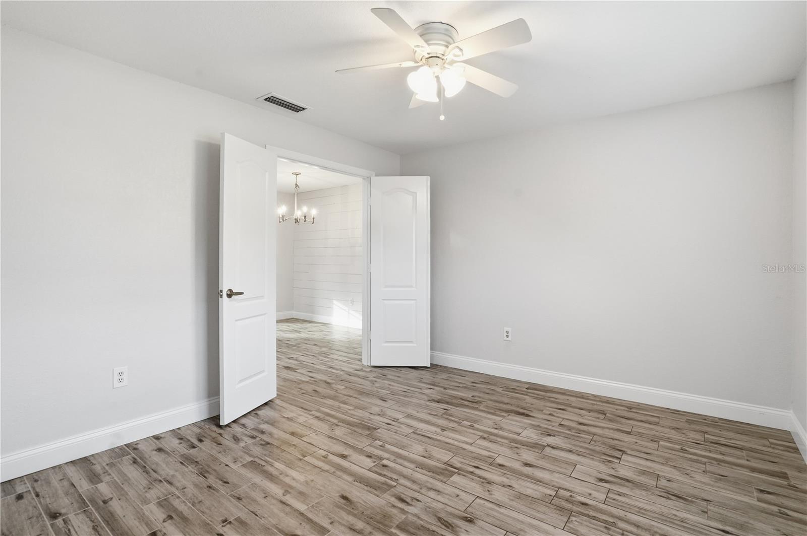 Image 10 of 21 For 5225 Nichols Drive W