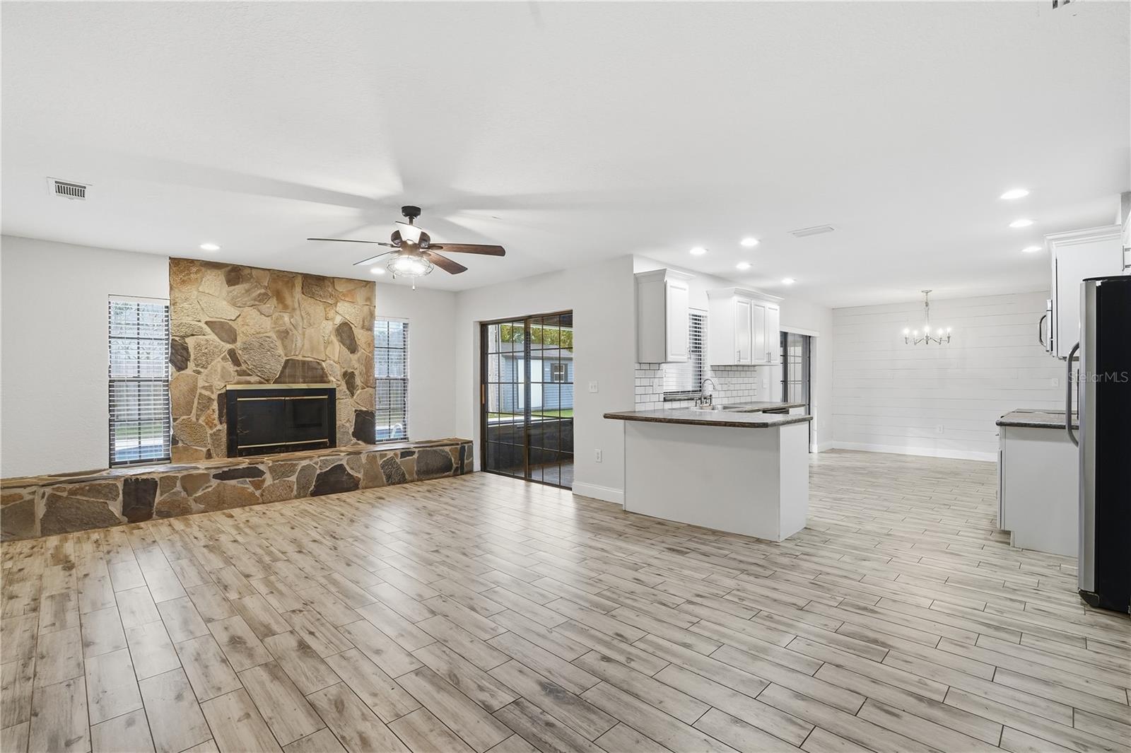 Image 3 of 21 For 5225 Nichols Drive W