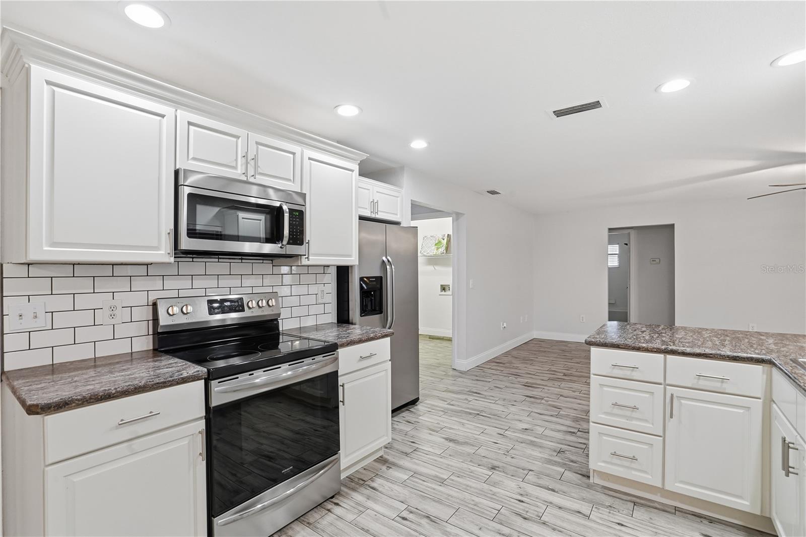 Image 7 of 21 For 5225 Nichols Drive W