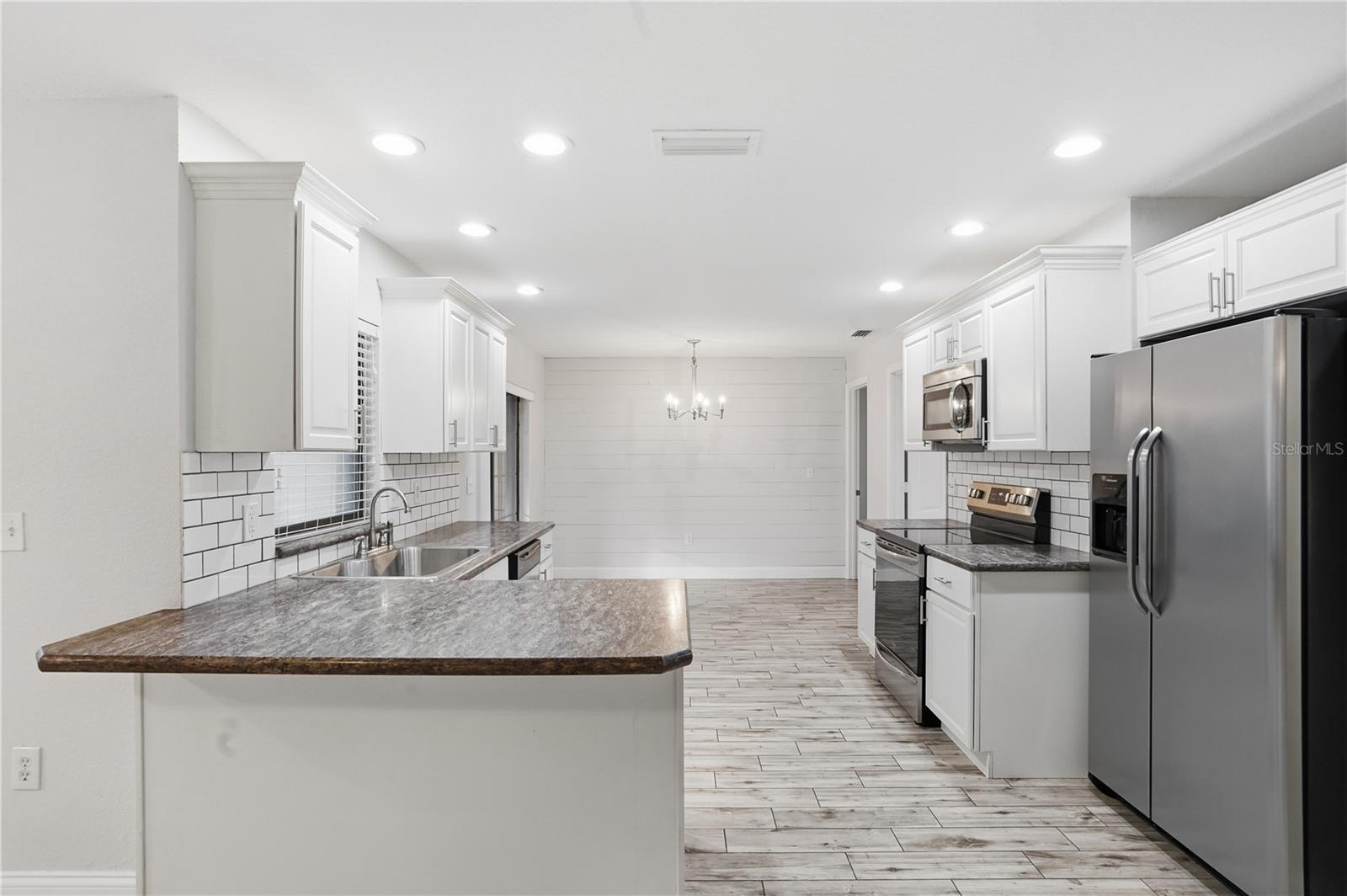 Image 8 of 21 For 5225 Nichols Drive W