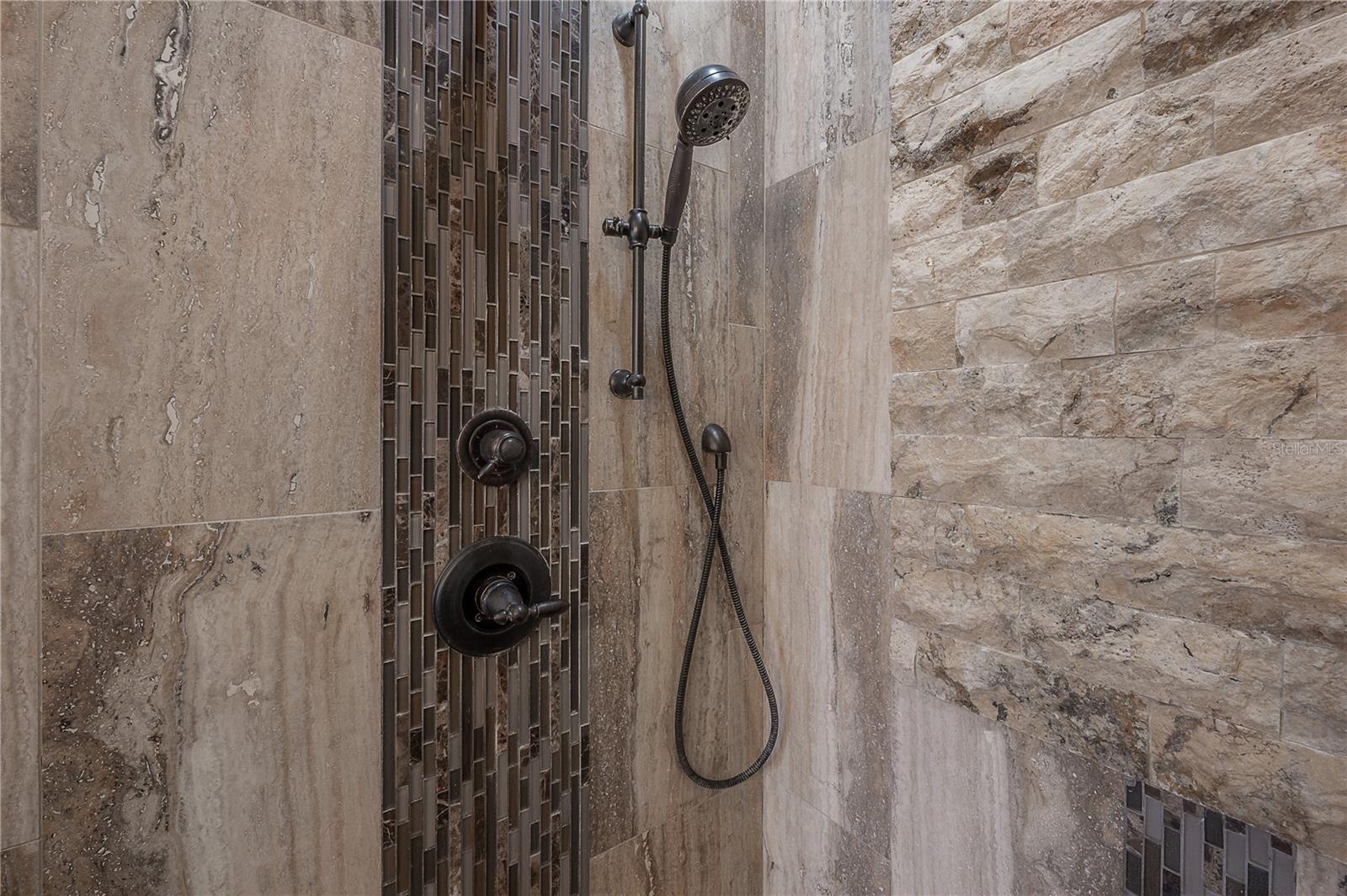 Image 18 of 46 For 2210 Soho Bay Court