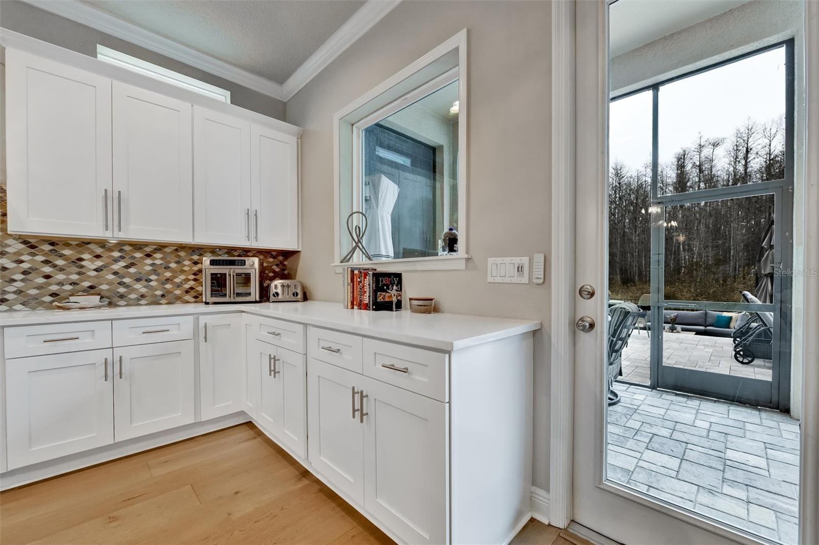 Listing photo id 13 for 2914 Long Bow Way