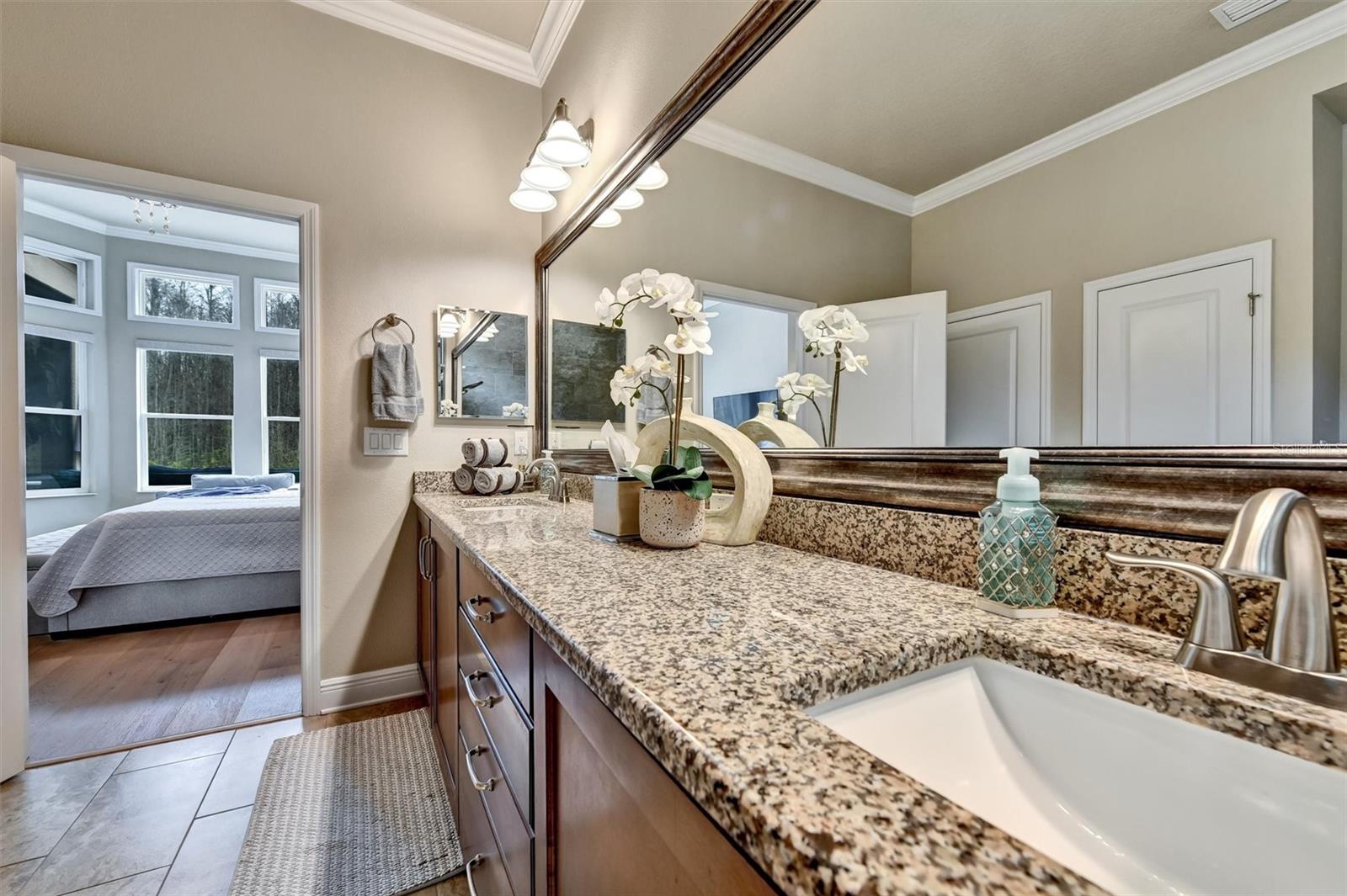 Listing photo id 27 for 2914 Long Bow Way