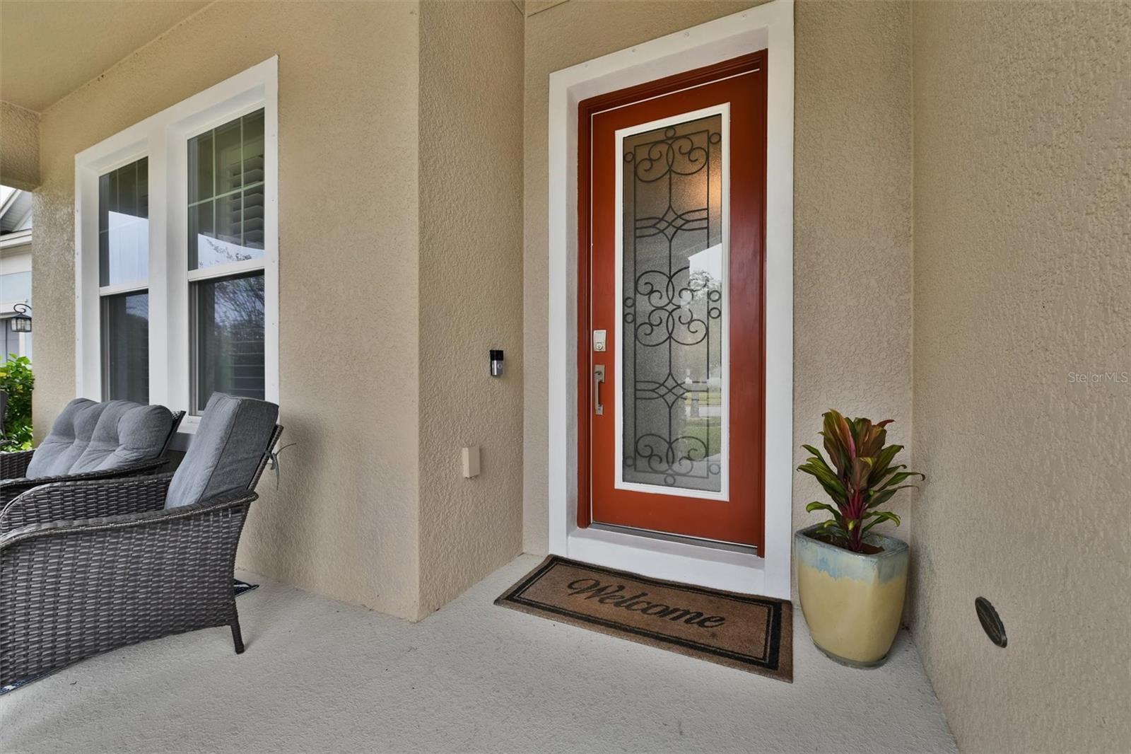 Listing photo id 1 for 2914 Long Bow Way