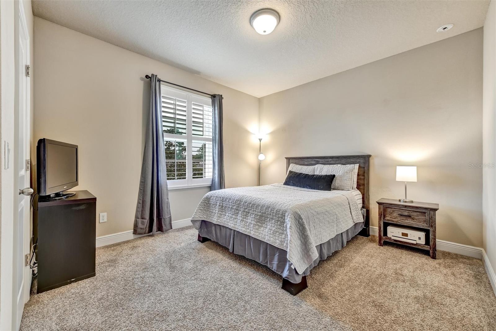 Listing photo id 38 for 2914 Long Bow Way