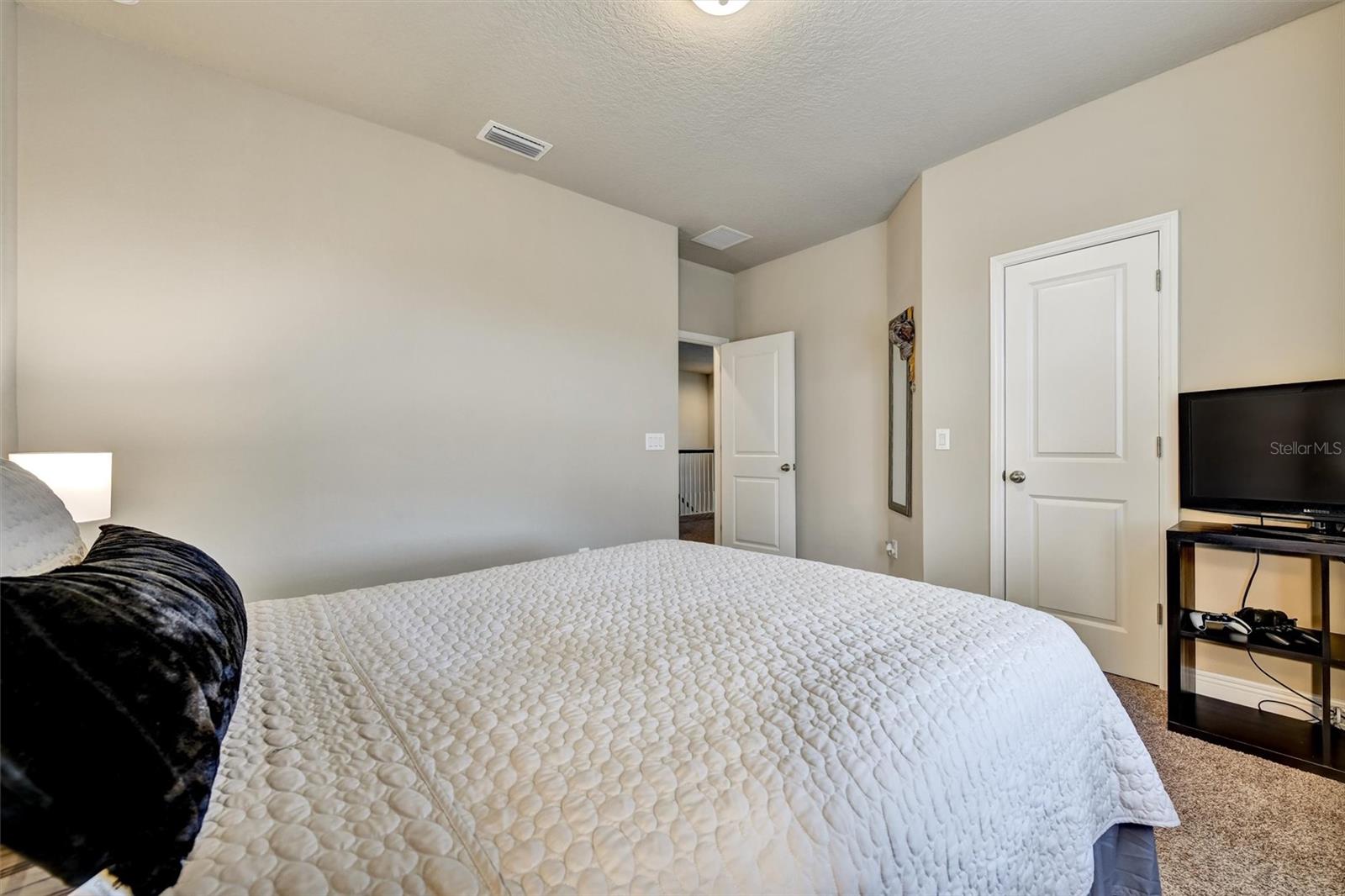 Listing photo id 39 for 2914 Long Bow Way