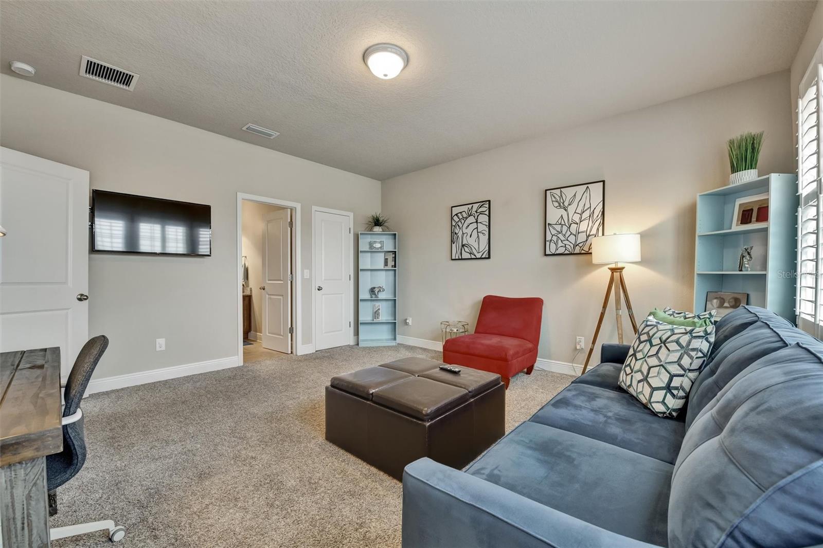 Listing photo id 42 for 2914 Long Bow Way