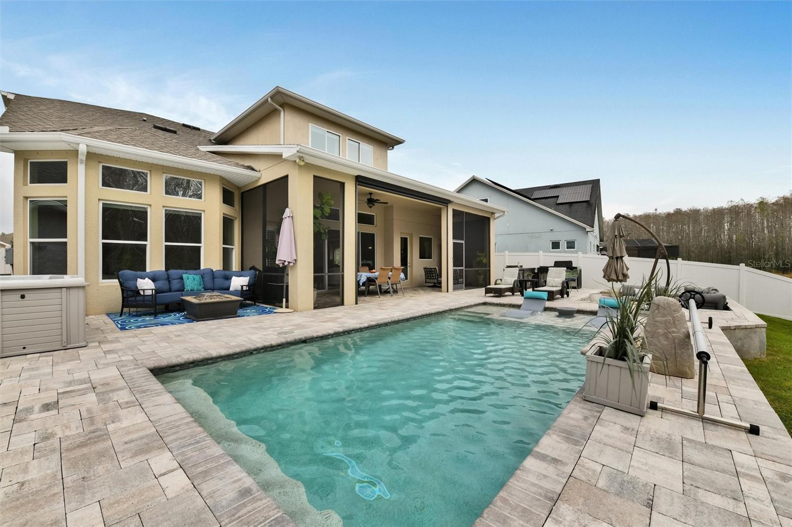 Listing photo id 48 for 2914 Long Bow Way