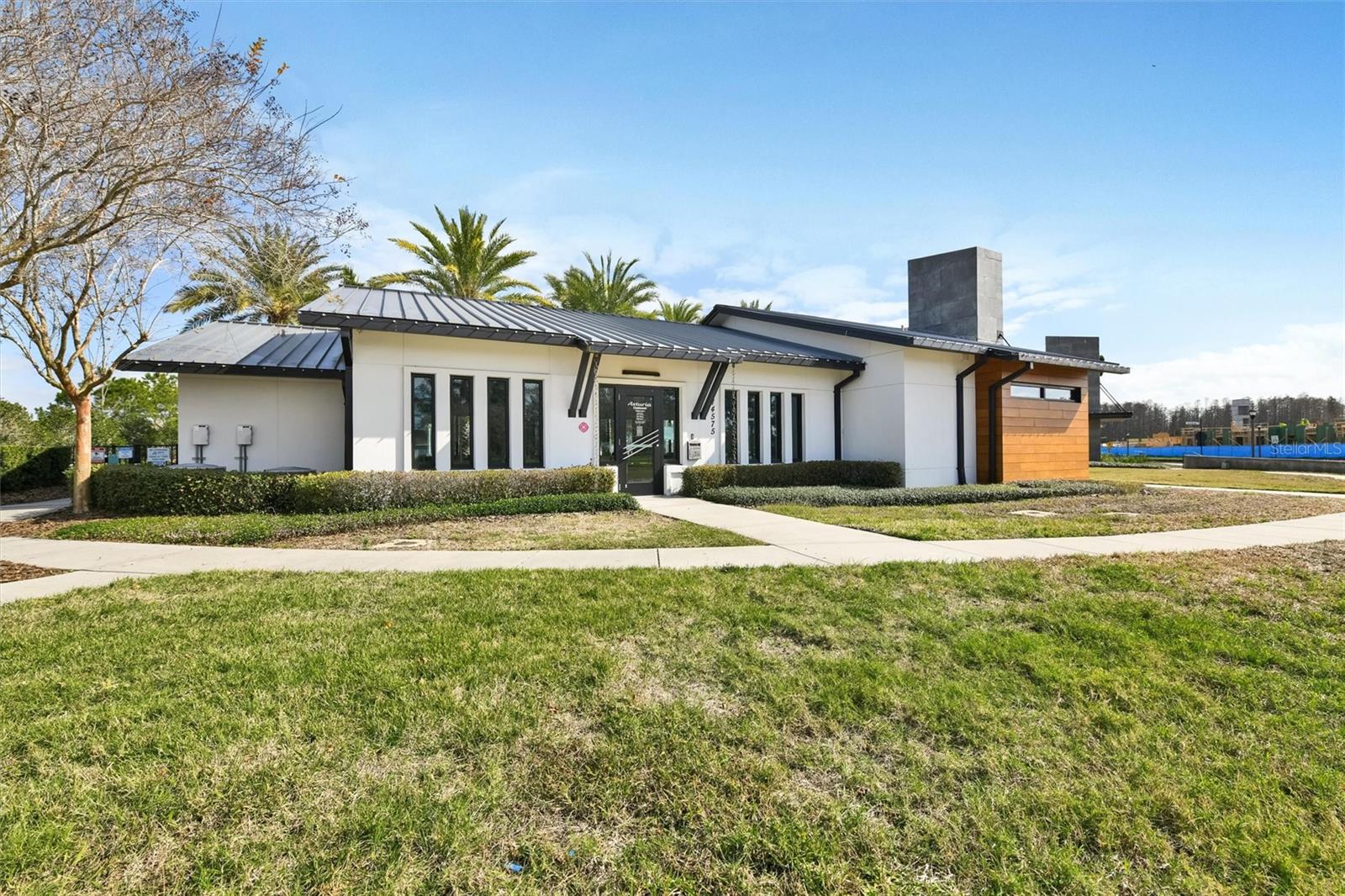 Listing photo id 53 for 2914 Long Bow Way