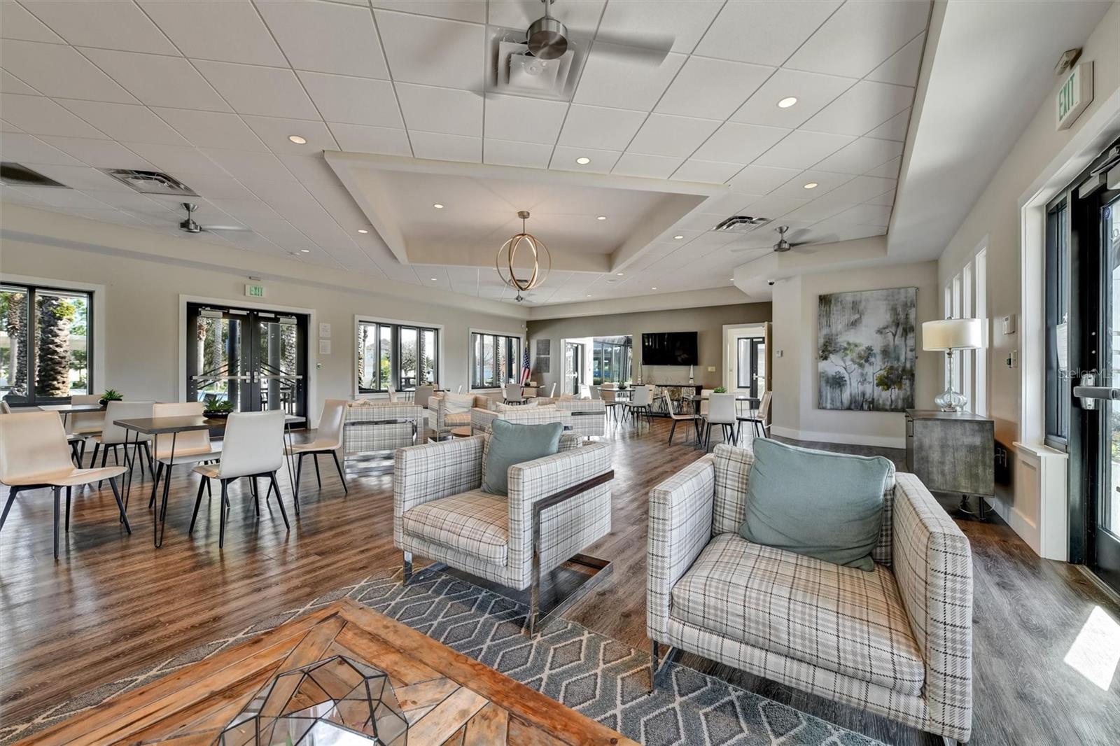 Listing photo id 54 for 2914 Long Bow Way