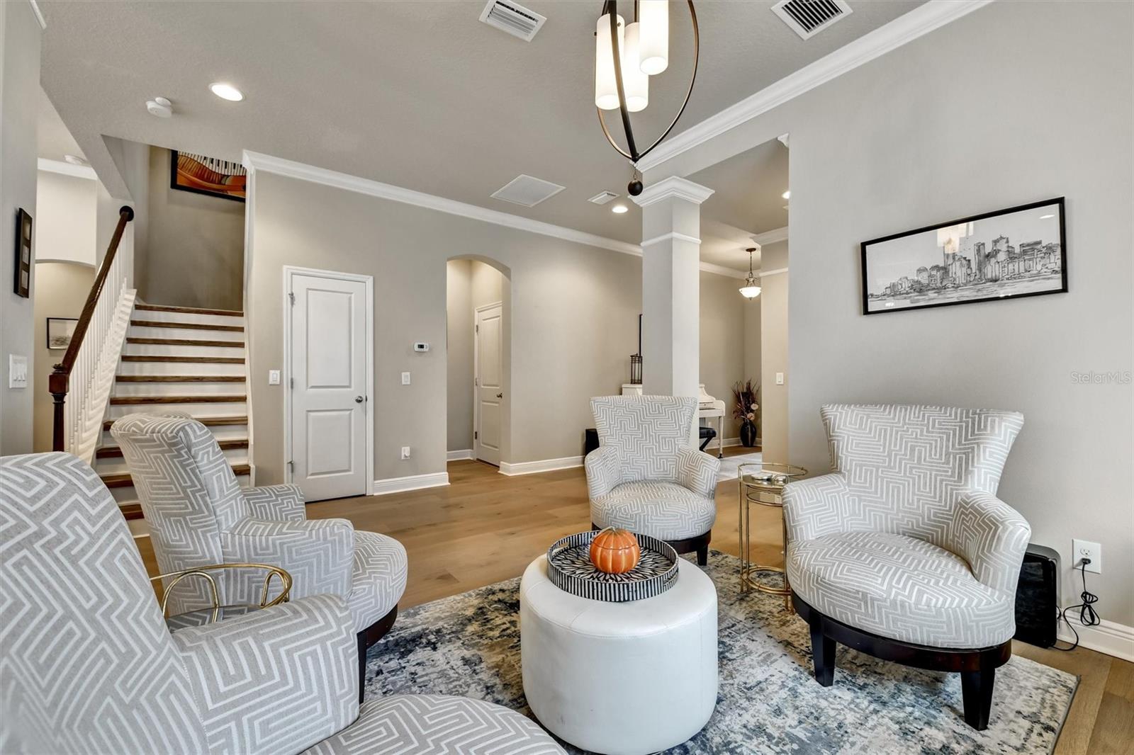 Listing photo id 5 for 2914 Long Bow Way