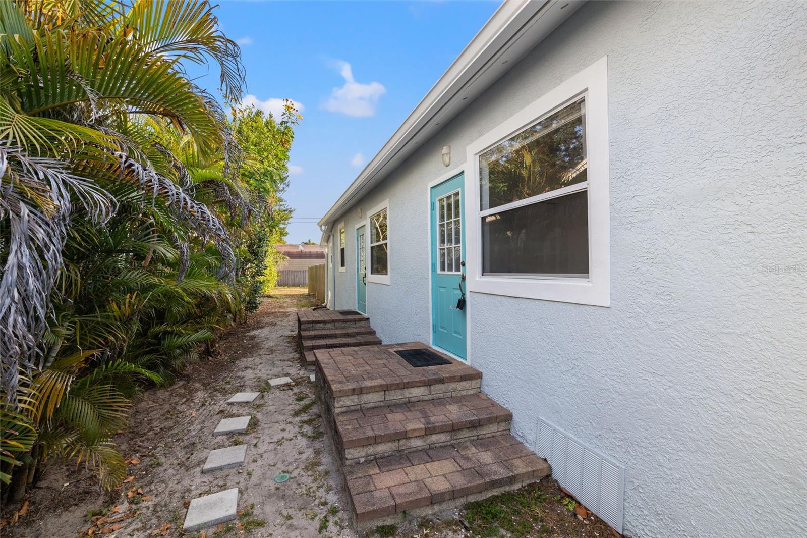 Image 15 of 36 For 4009 Burlington Avenue N