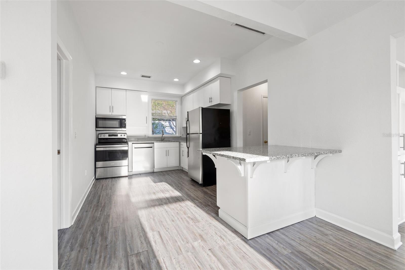 Image 19 of 36 For 4009 Burlington Avenue N