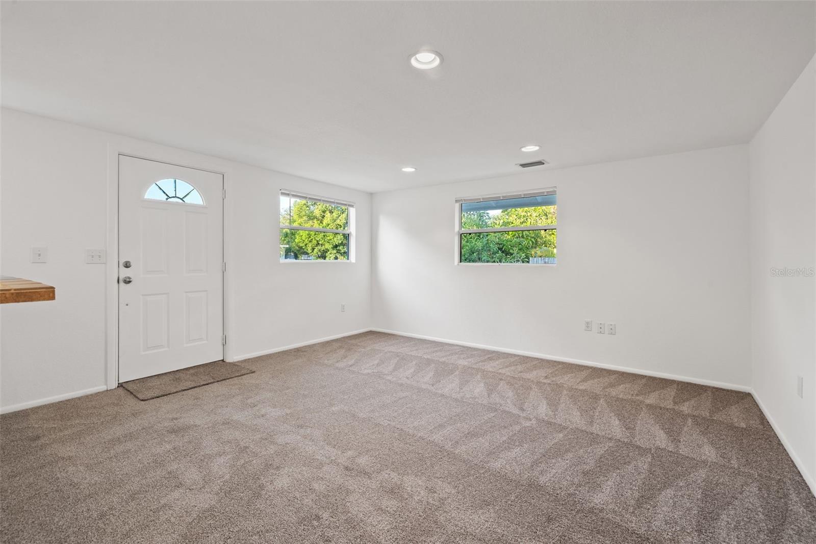 Image 2 of 36 For 4009 Burlington Avenue N