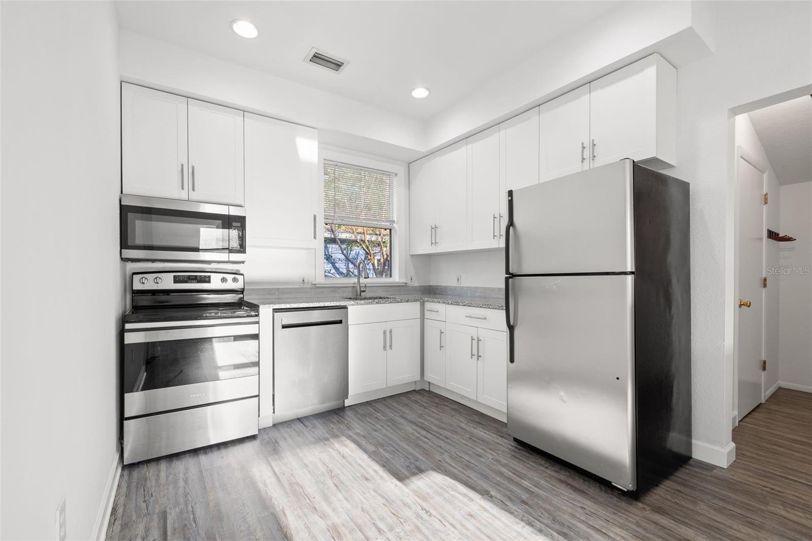 Image 21 of 36 For 4009 Burlington Avenue N