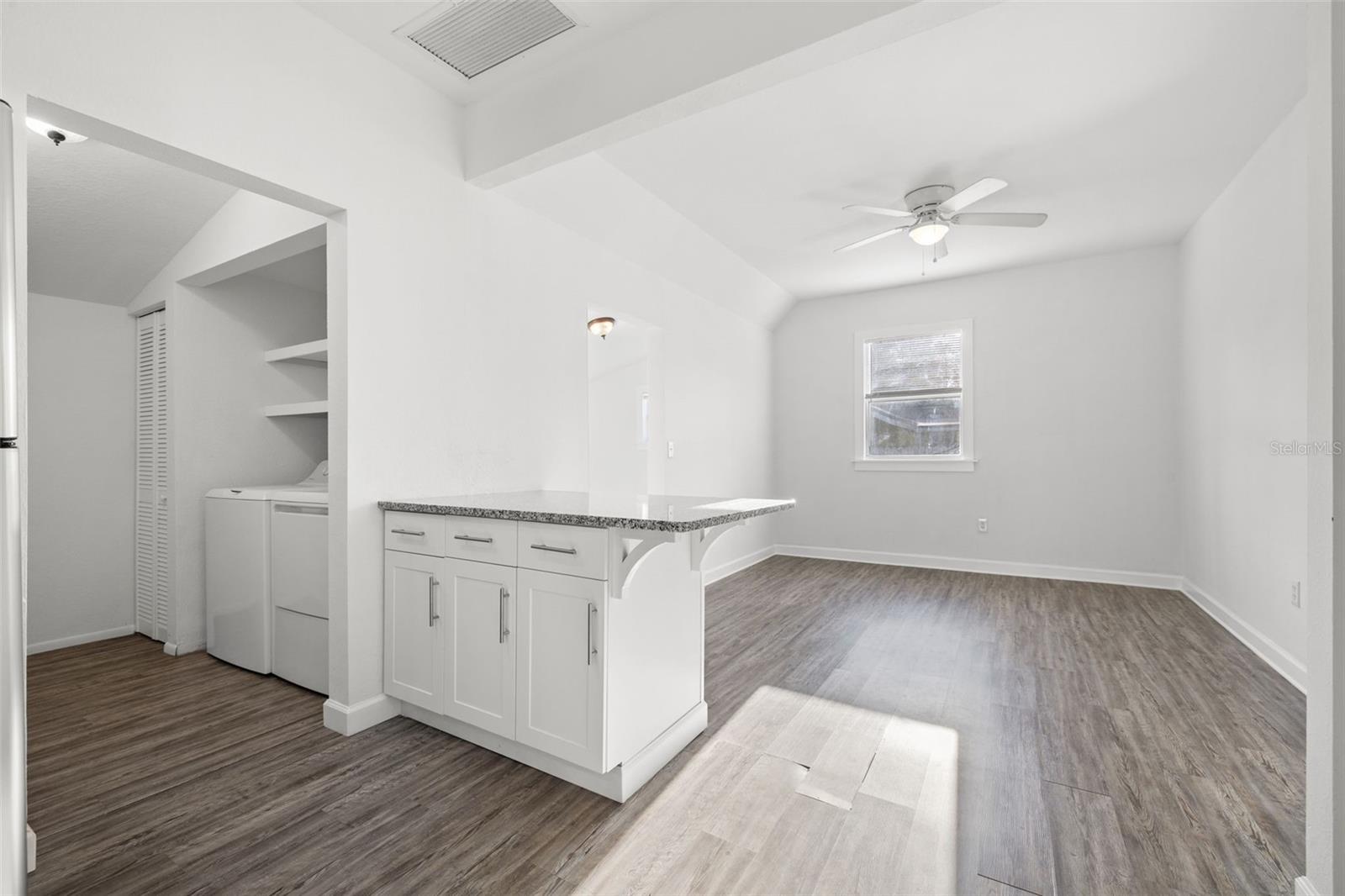 Image 23 of 36 For 4009 Burlington Avenue N