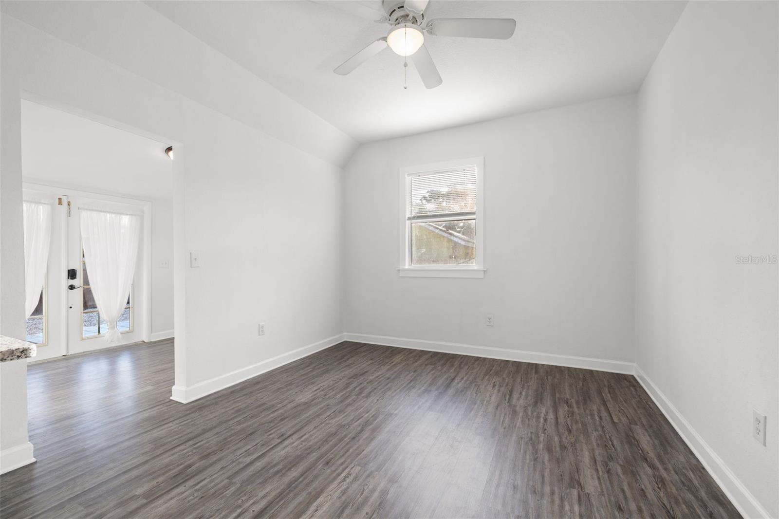 Image 24 of 36 For 4009 Burlington Avenue N