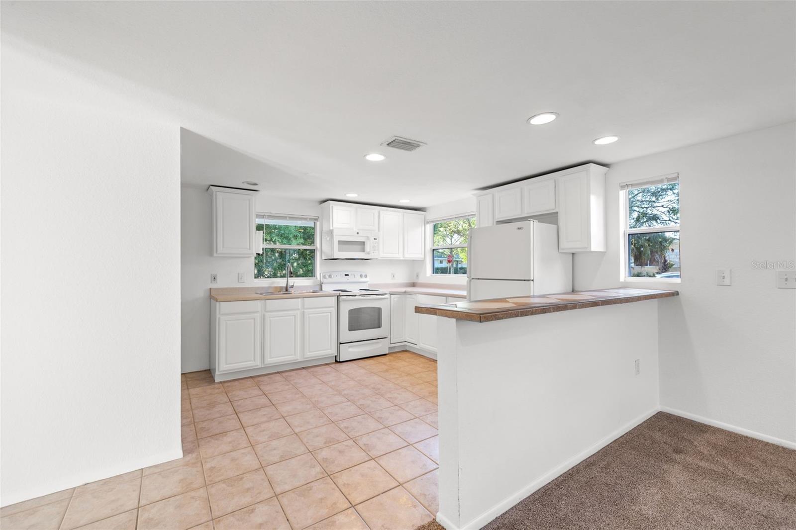 Image 5 of 36 For 4009 Burlington Avenue N