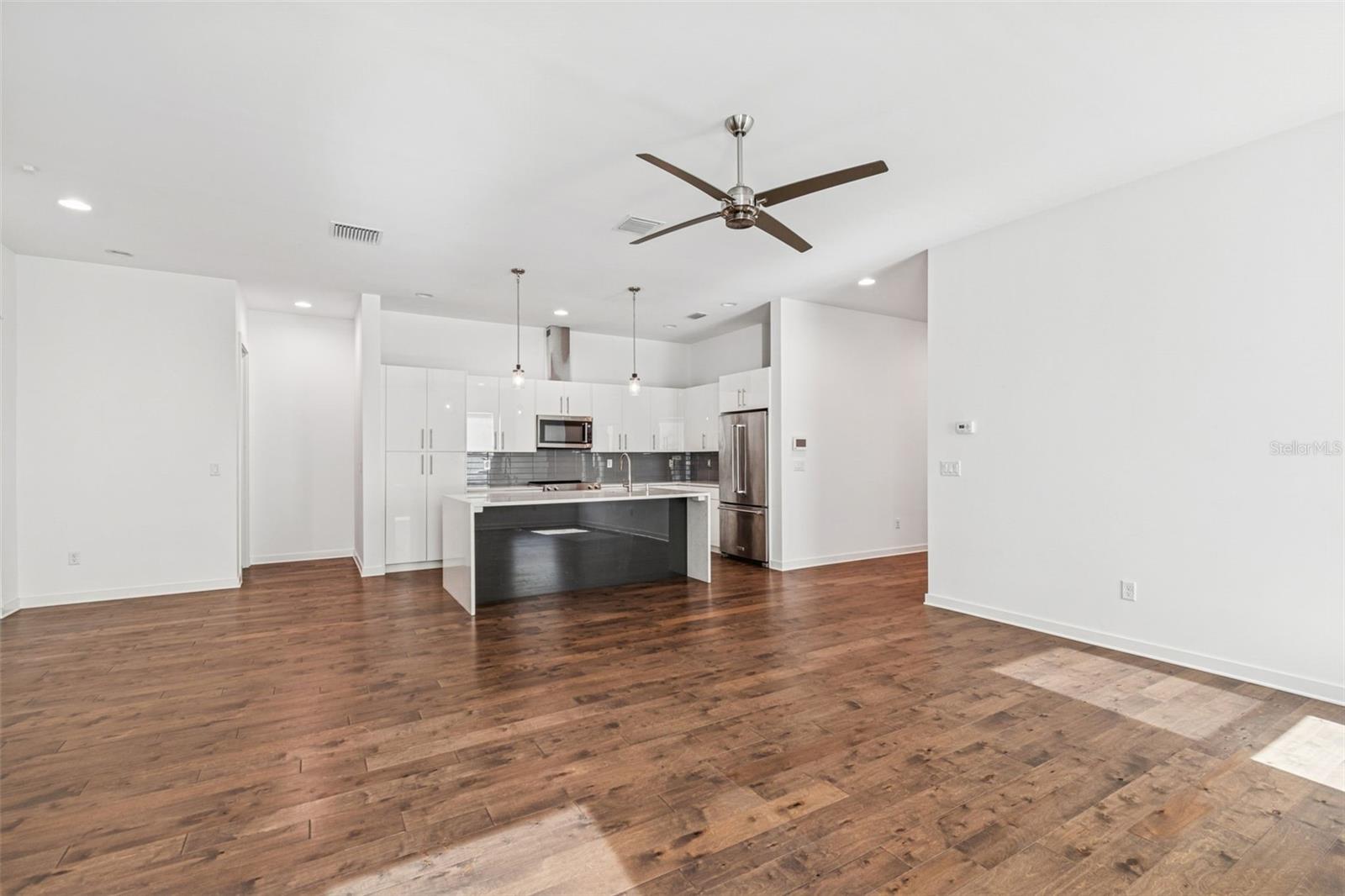 Image 10 of 57 For 6719 Dauphin Avenue