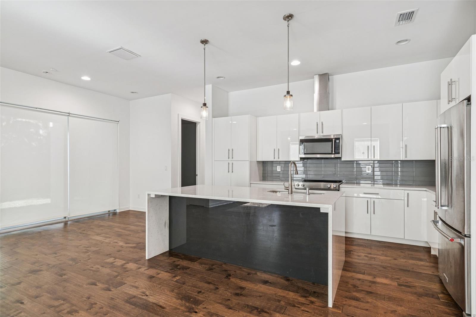 Image 12 of 57 For 6719 Dauphin Avenue