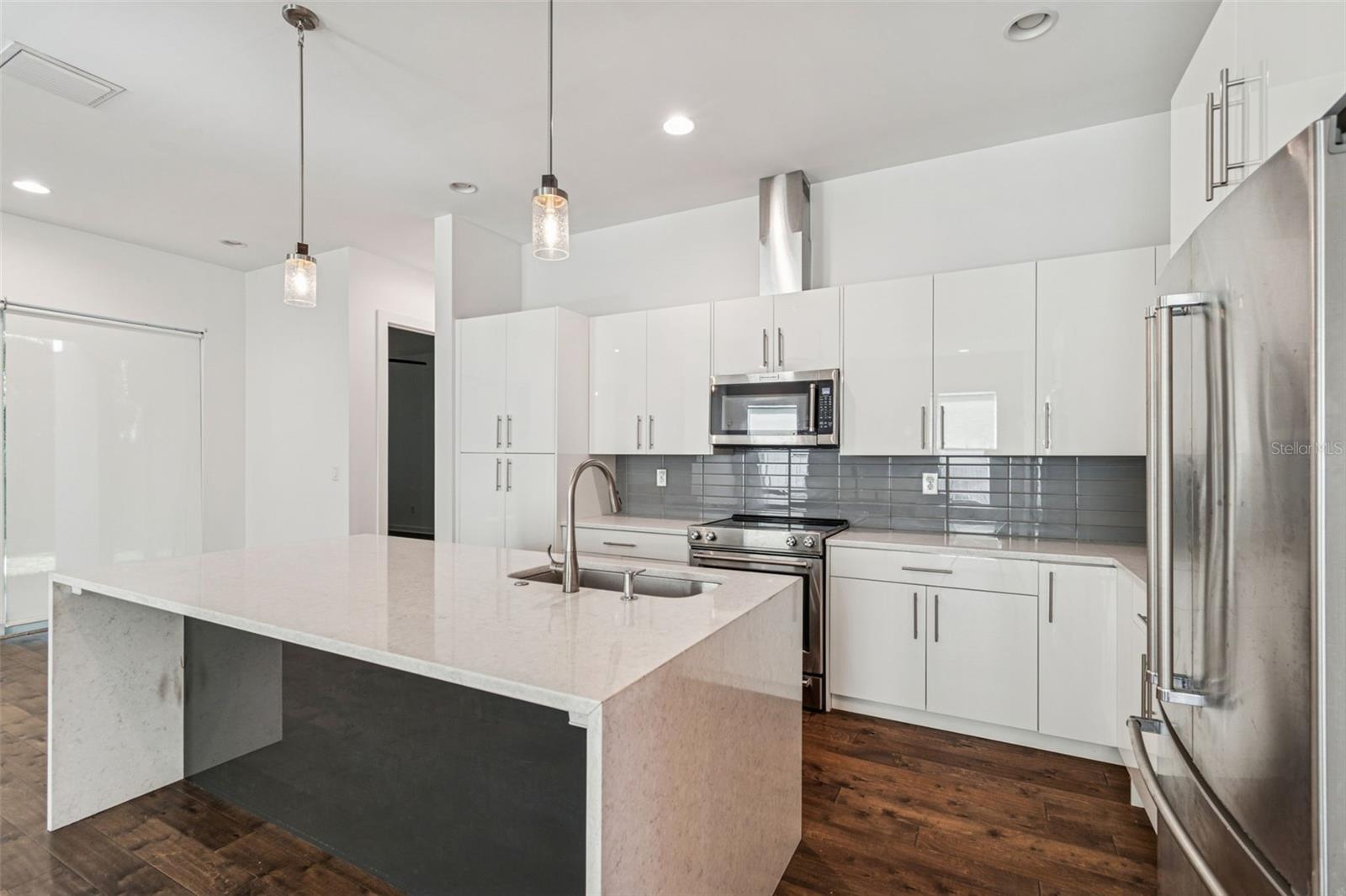 Image 19 of 57 For 6719 Dauphin Avenue