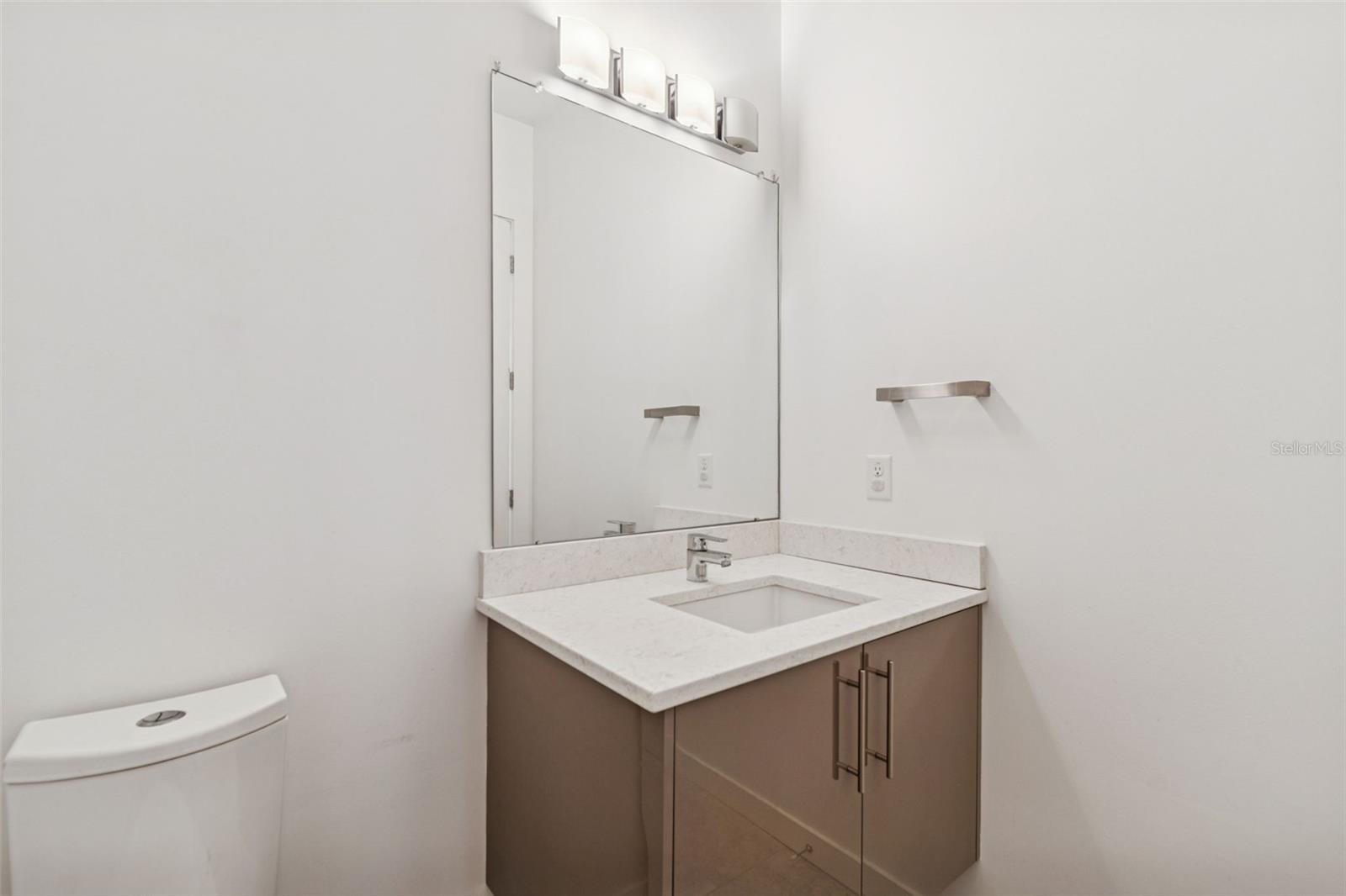 Image 37 of 57 For 6719 Dauphin Avenue