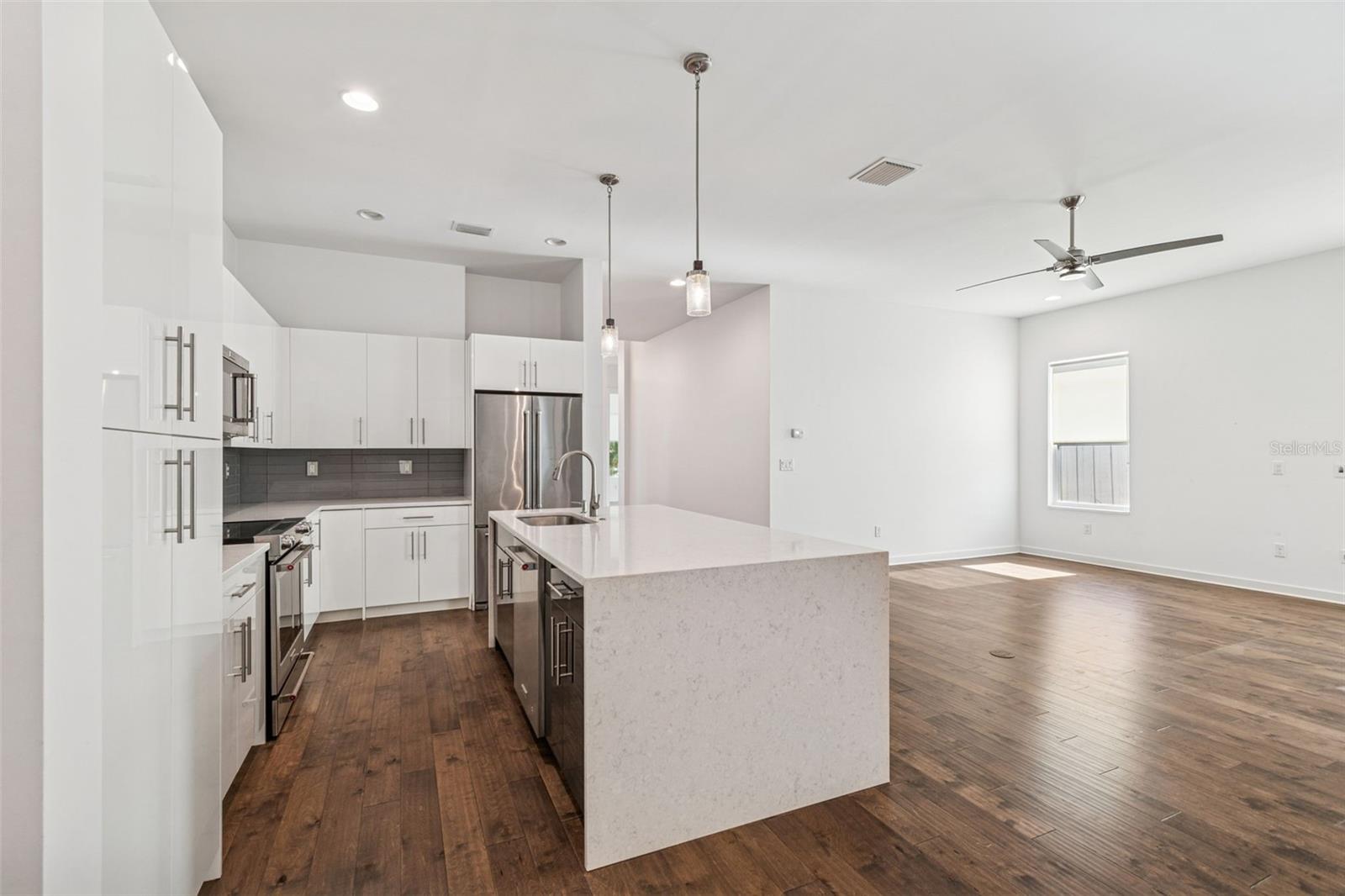 Image 4 of 57 For 6719 Dauphin Avenue