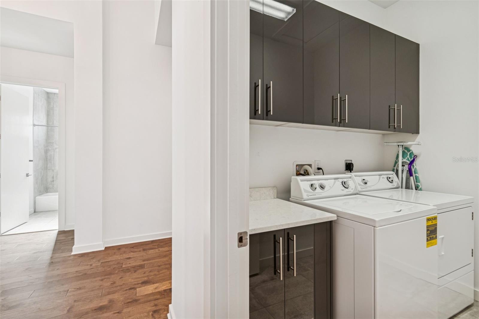 Image 41 of 57 For 6719 Dauphin Avenue