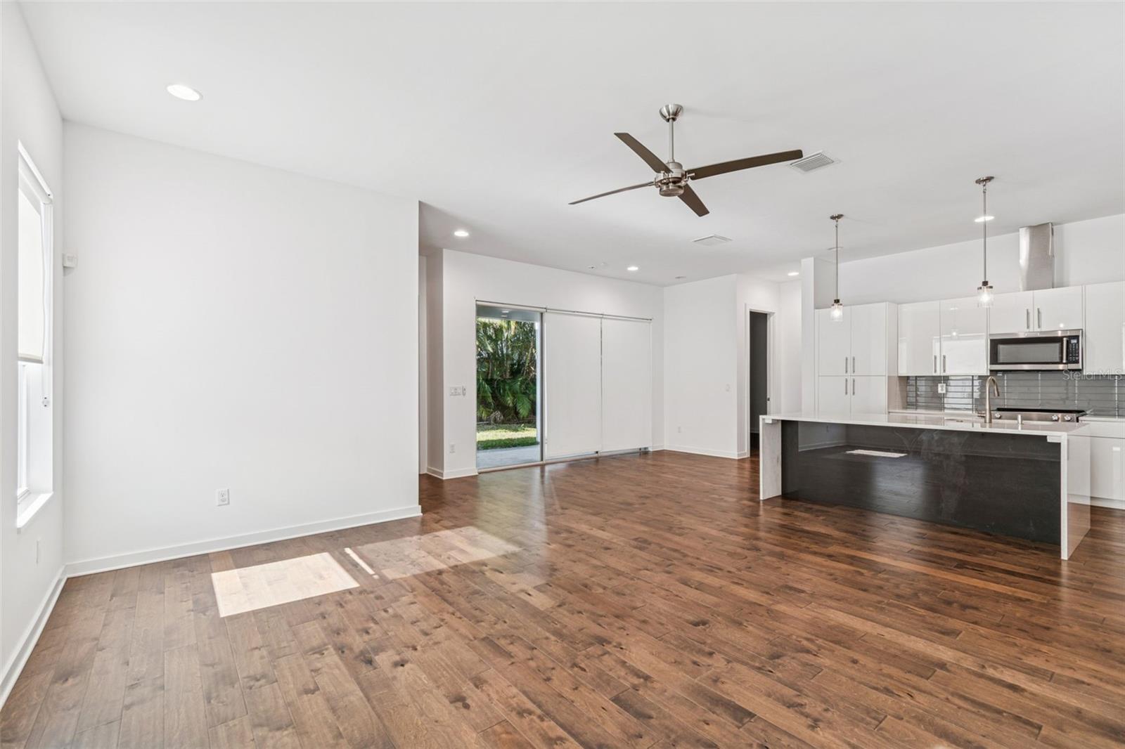 Image 7 of 57 For 6719 Dauphin Avenue