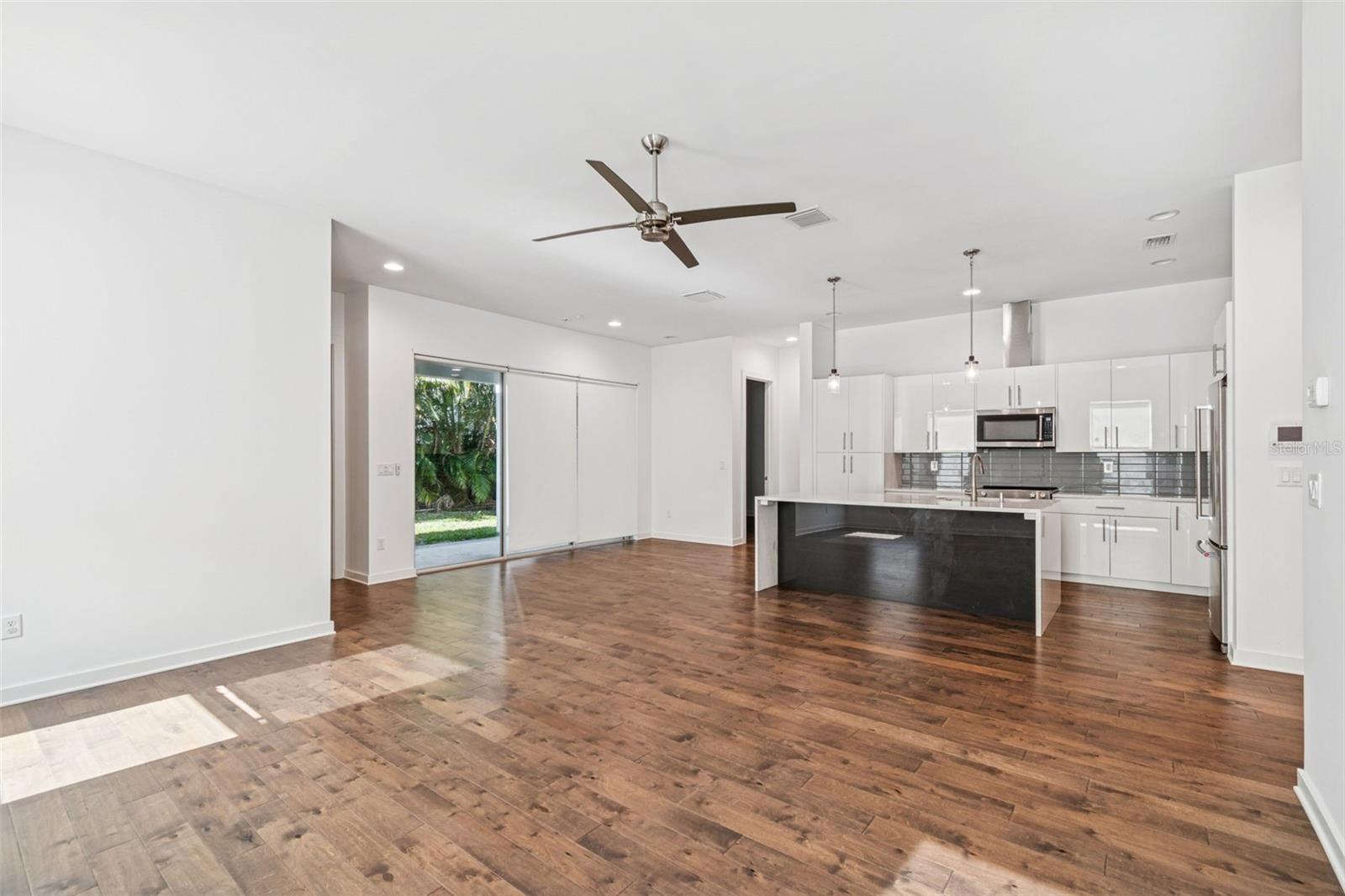 Image 8 of 57 For 6719 Dauphin Avenue