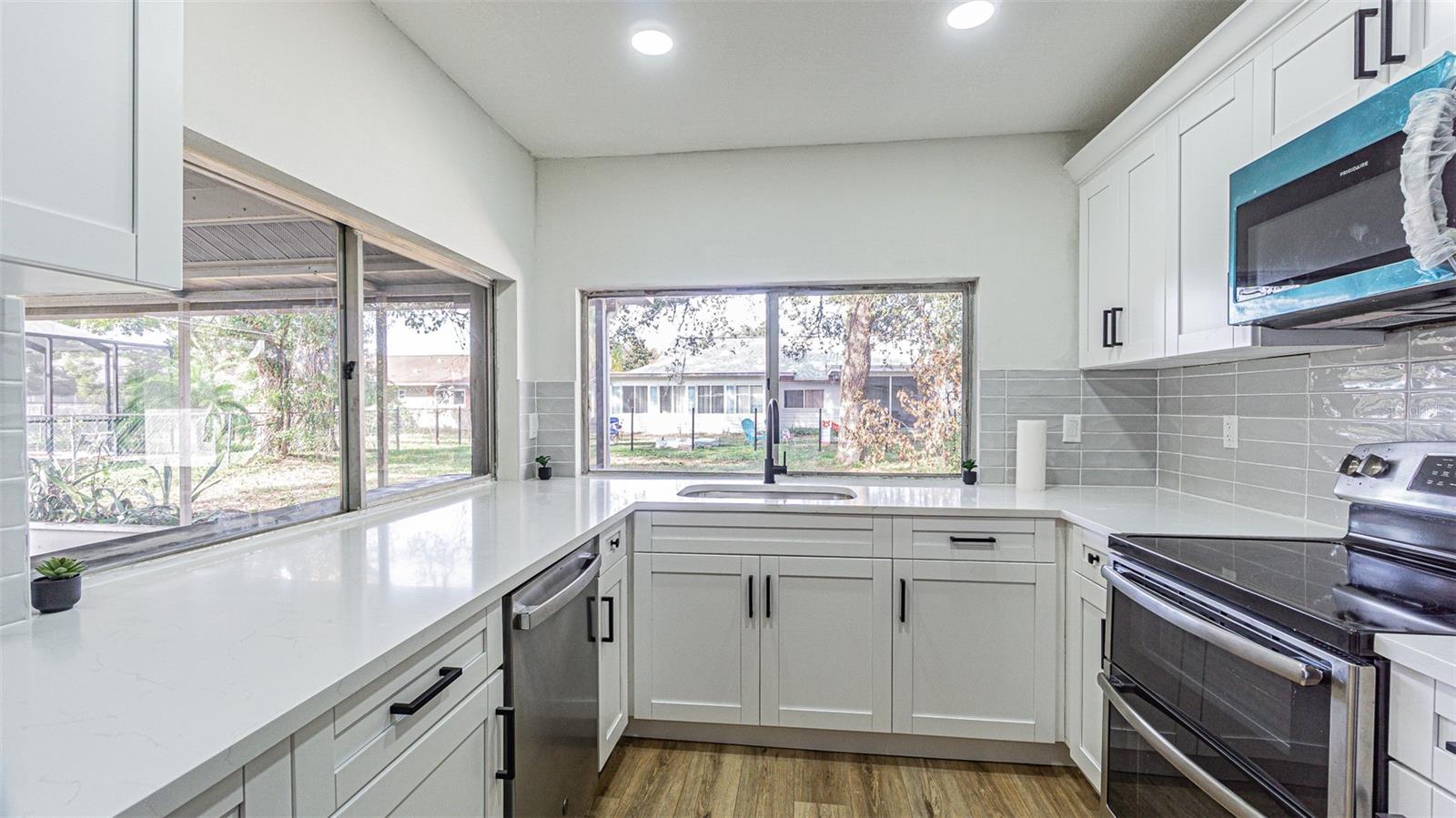 Image 11 of 30 For 8405 Reynolds Drive