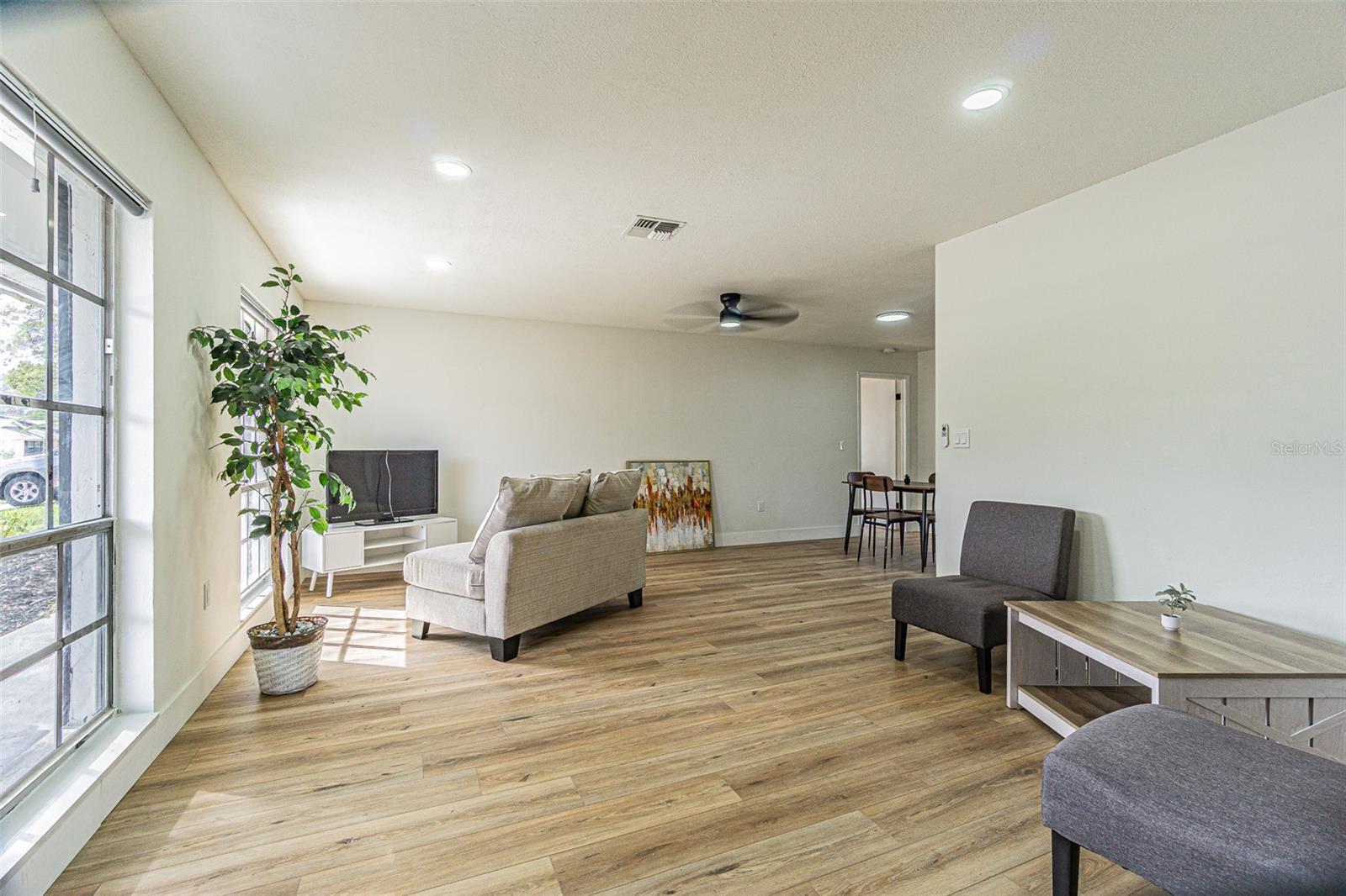 Image 5 of 30 For 8405 Reynolds Drive