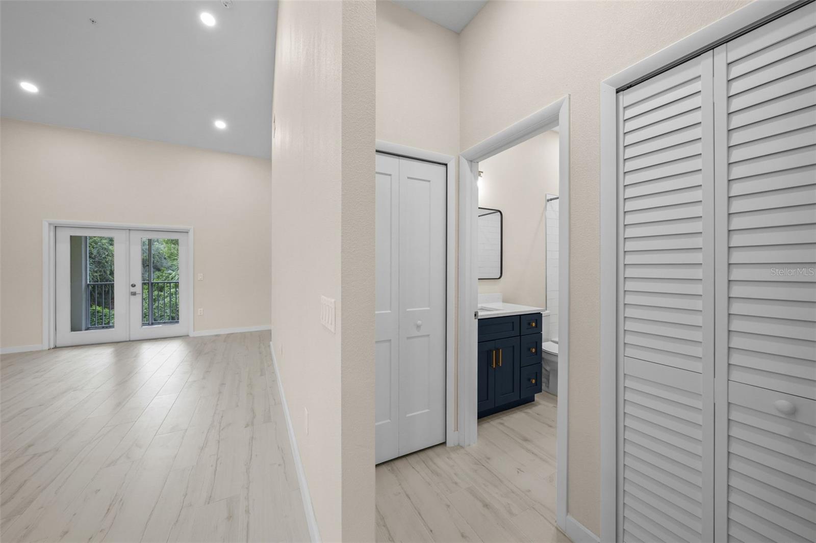 Image 19 of 30 For 3890 34th Avenue S 201