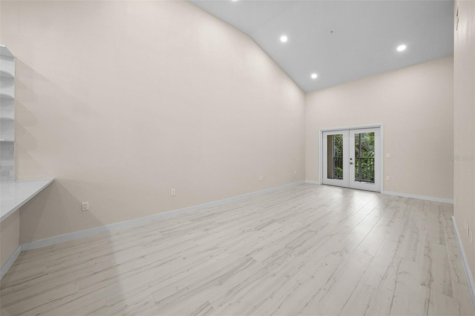 Image 6 of 30 For 3890 34th Avenue S 201