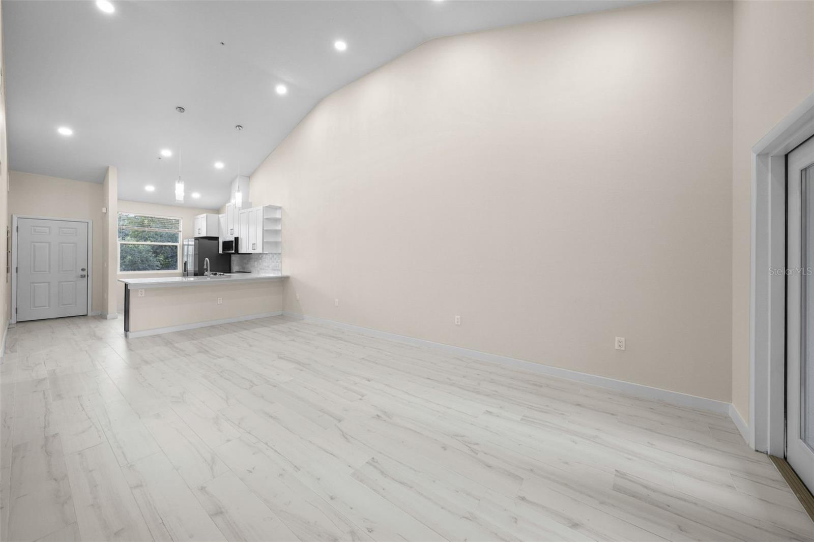 Image 7 of 30 For 3890 34th Avenue S 201