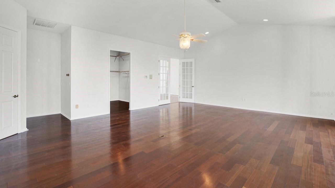 Image 11 of 51 For 608 Columbus Drive