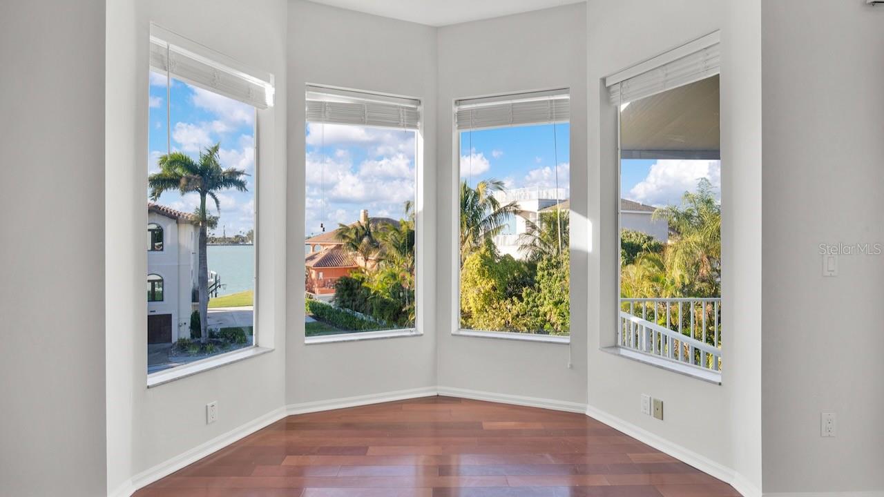 Image 14 of 51 For 608 Columbus Drive