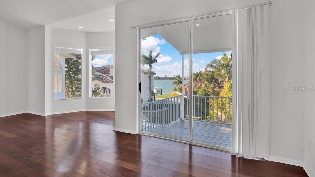 Image 15 of 51 For 608 Columbus Drive