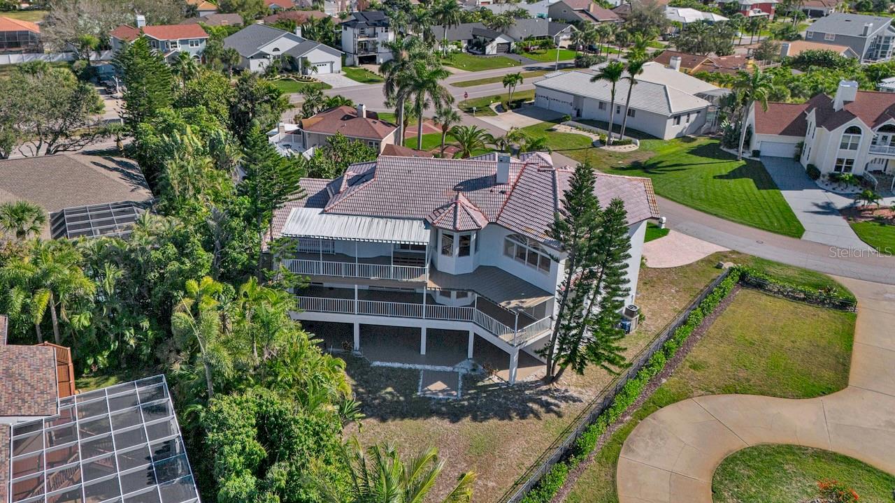 Image 18 of 51 For 608 Columbus Drive