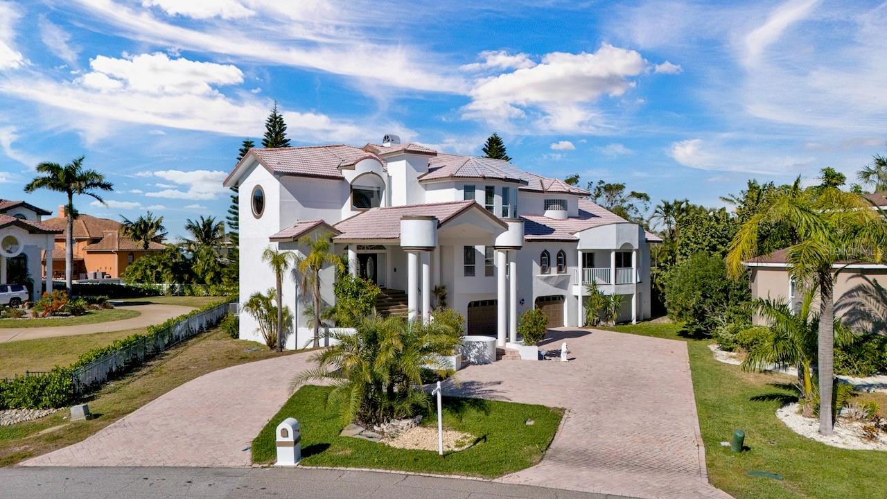 Image 2 of 51 For 608 Columbus Drive