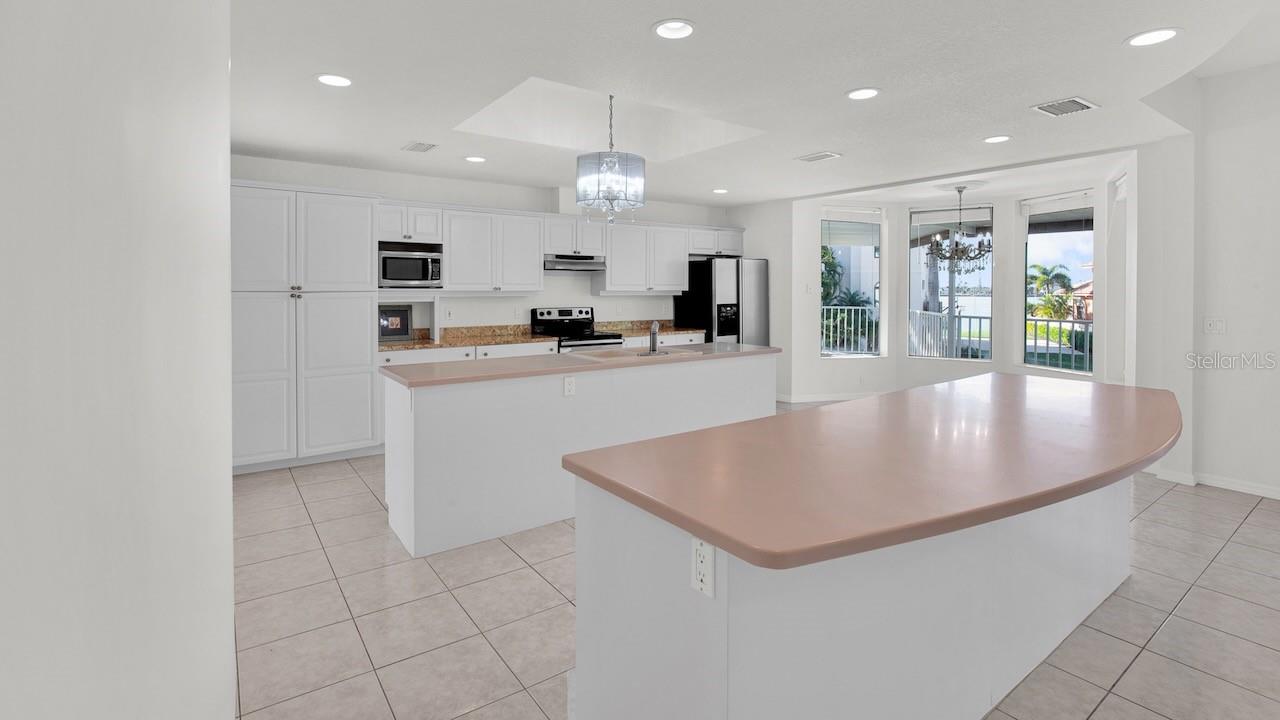 Image 24 of 51 For 608 Columbus Drive