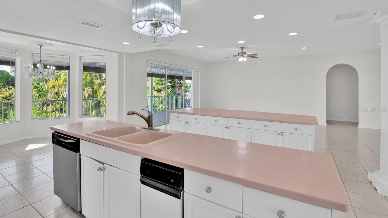 Image 27 of 51 For 608 Columbus Drive