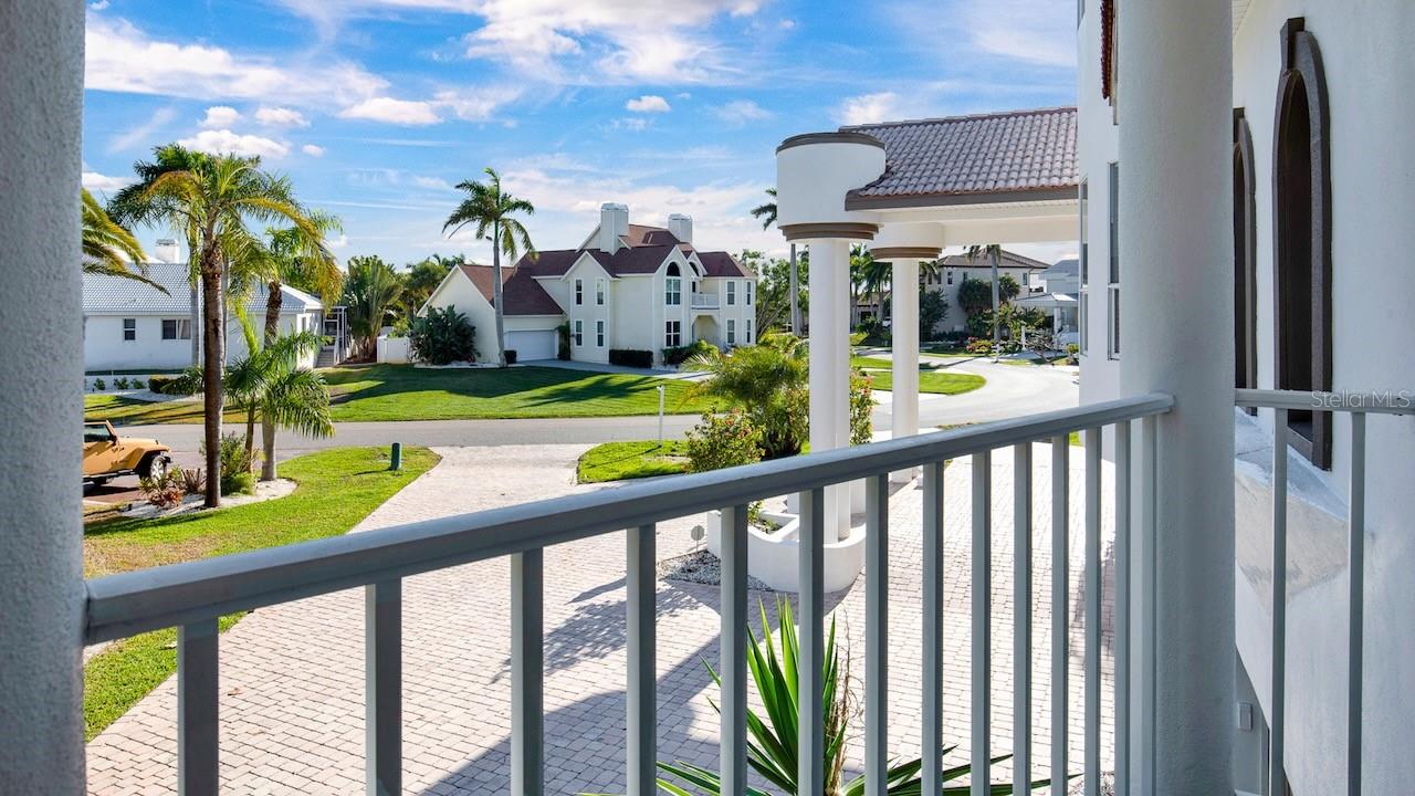 Image 34 of 51 For 608 Columbus Drive