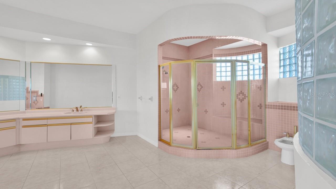 Image 42 of 51 For 608 Columbus Drive